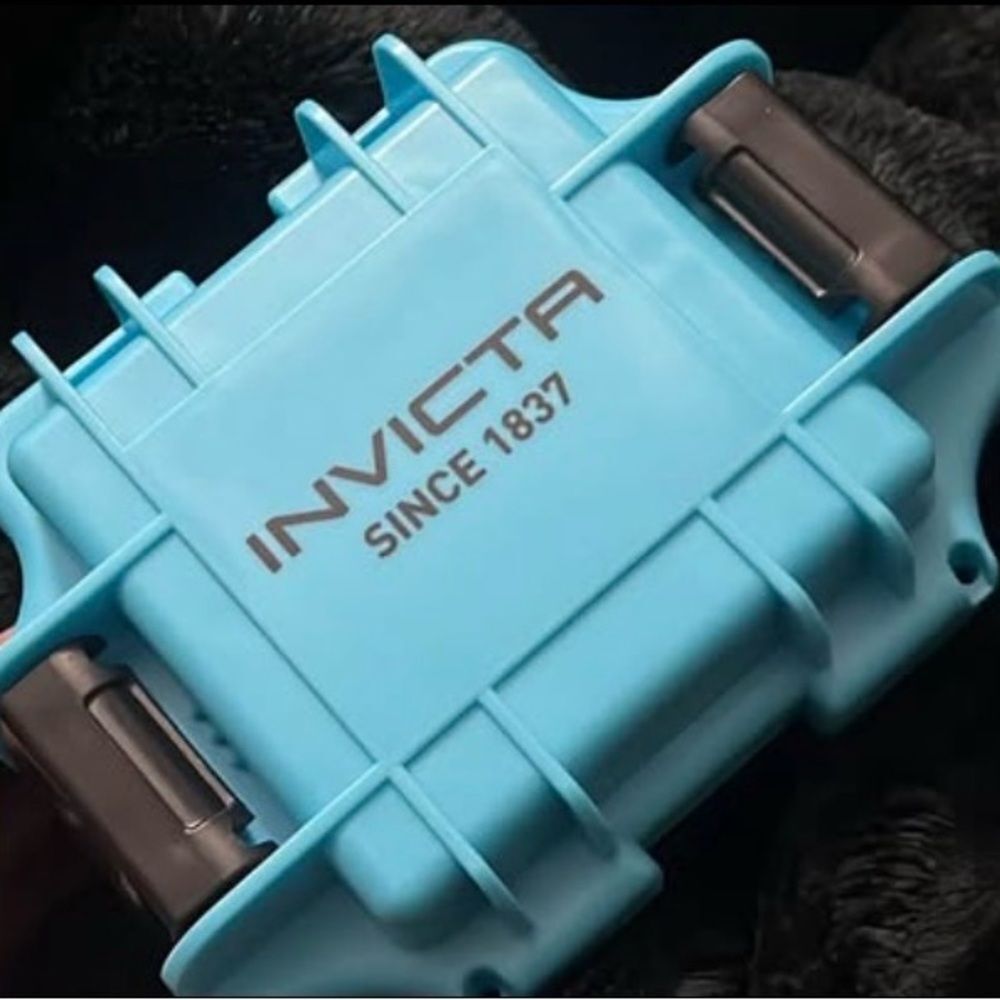 Invicta Blue Protective single slot Watch Case - Picture 1 of 3